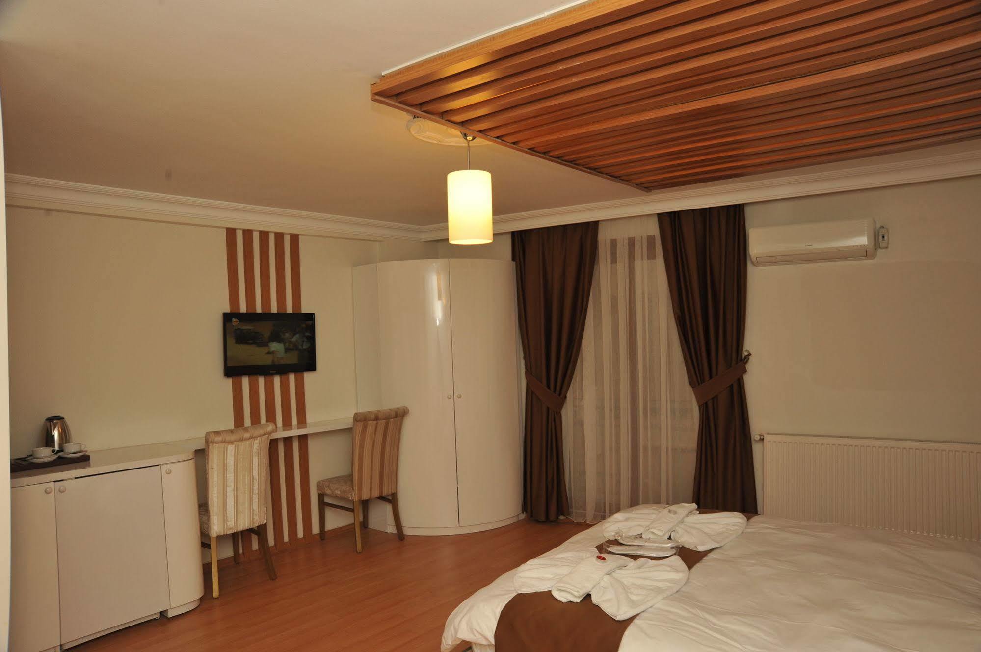 Pera 26 Aparthotel Istanboel Buitenkant foto
